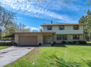 S43W22085 Beeheim Rd, Waukesha, WI 53189