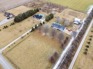 6040 Highbanks Rd, Mascoutah, IL 62258