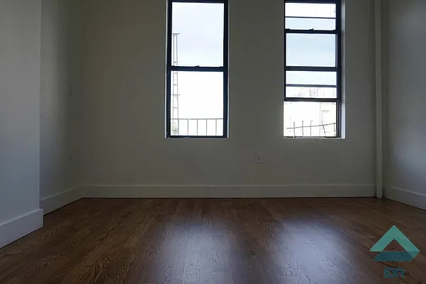 Rented by EXR | media 13