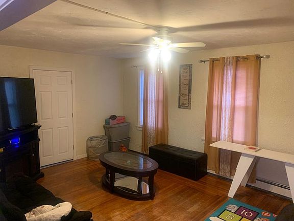 4th image of 718-720 Dyer Ave