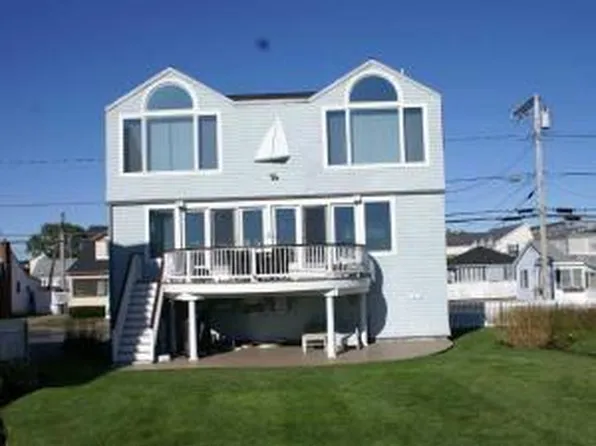 65 Atlantic Avenue, Wells, ME 04090