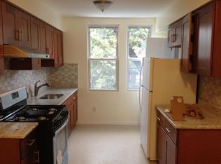 216 1st St APT 2, Jersey City, NJ 07302