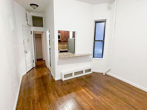 4th image of 247 E 77th St APT 1C