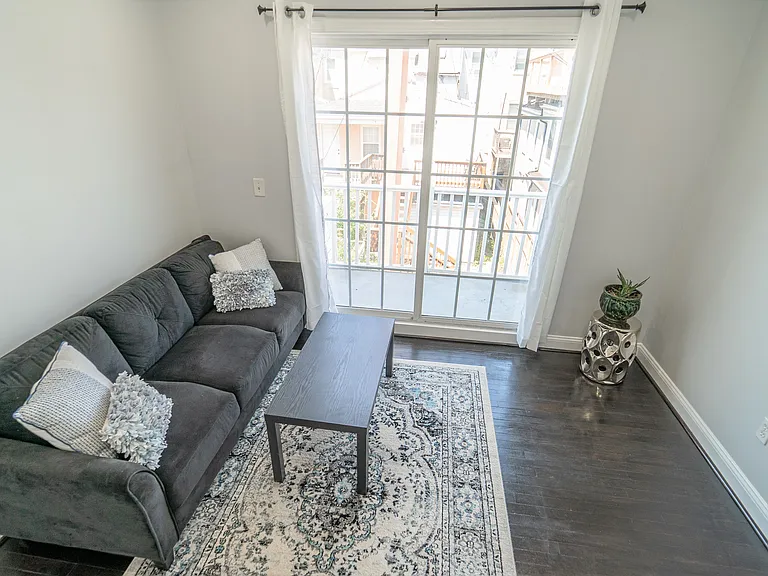 230 S Durham St — Photo 14