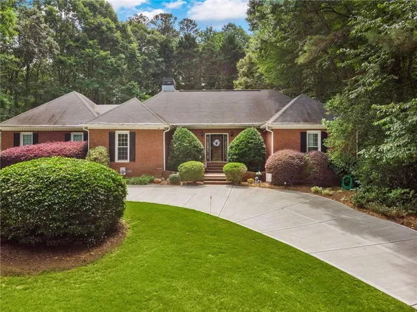 2401 Sassafrass Ln, Powder Springs, GA 30127