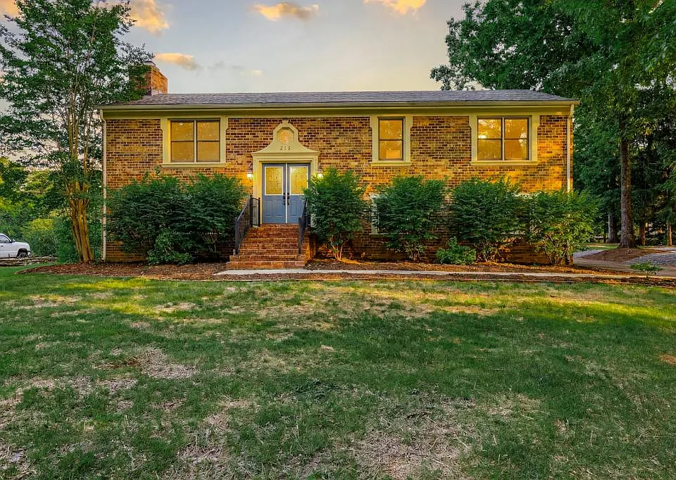 215 Cameron Rd