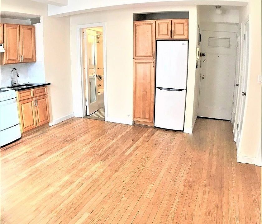 1st image of 314 E 41st St #1406