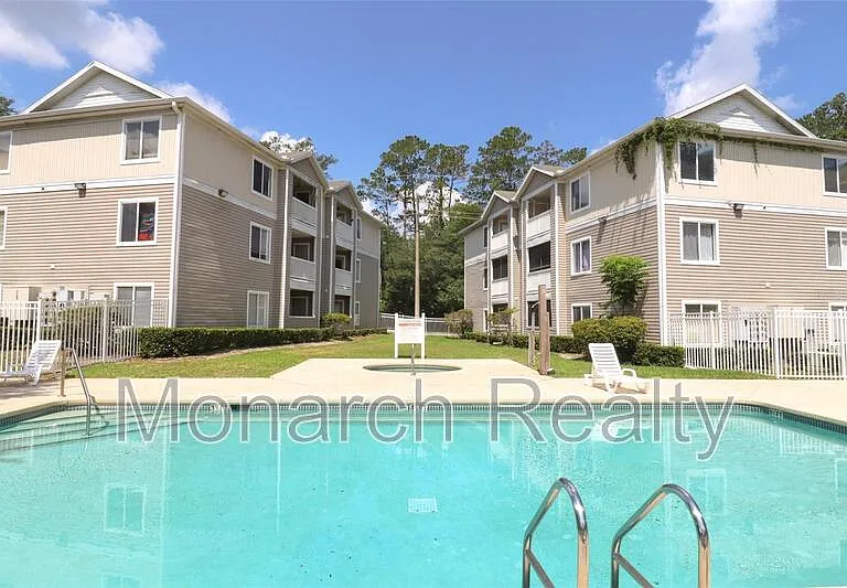 4000 SW 23rd St #5-207 — Photo 2