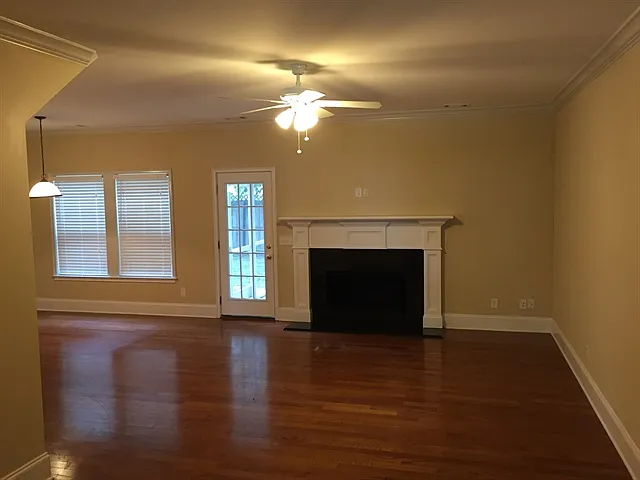 5 bed, 3.0 bath, 2344 sqft, $2,935 — Photo 4