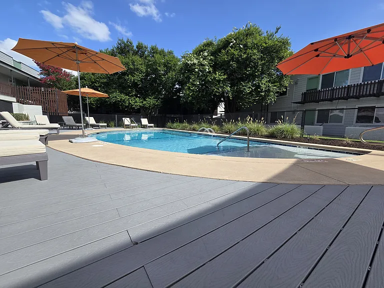 2200 Dickson Dr #124 — Photo 16