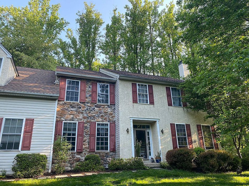 2nd image of 607 James Ross Dr