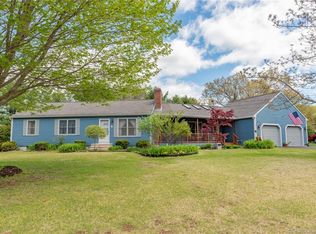 1 Algonquin Trl, Moodus, CT 06469