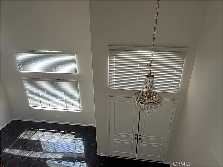 7735 Graves Ave — Photo 6