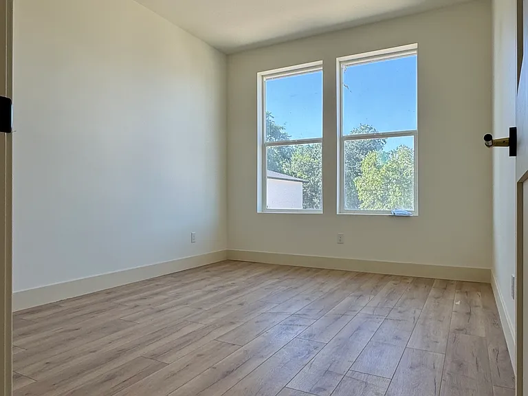 955 Olive Branch Pl — Photo 21
