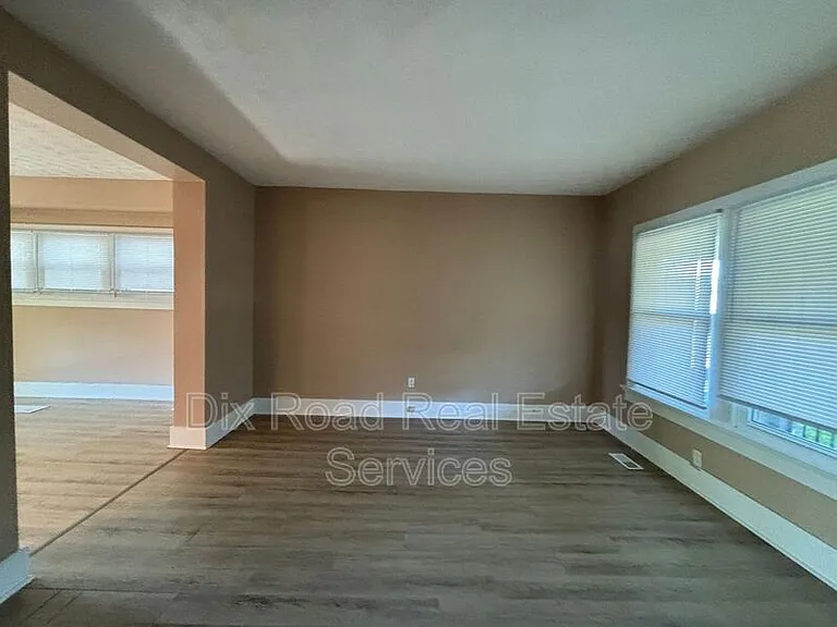 217 Fernwood Ave — Photo 8
