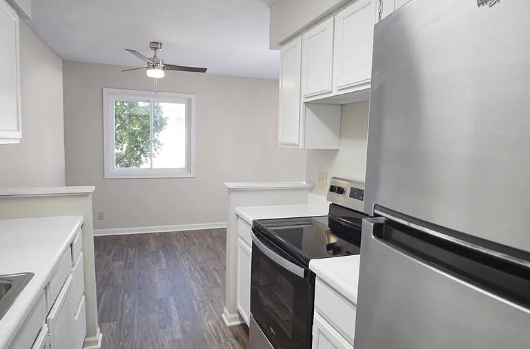 111 E Westplains Rd — Photo 26