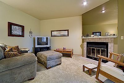 Large living room w/fireplace.