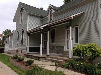 Sideview/Covered Patio