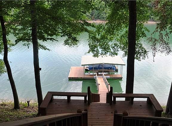 2nd image of 484 Wildwood Cir