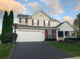 4394 Oaks Shadow Dr, New Albany, OH 43054