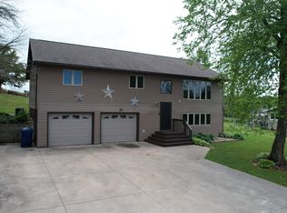 115 Sunset St, Elgin, IA 52141