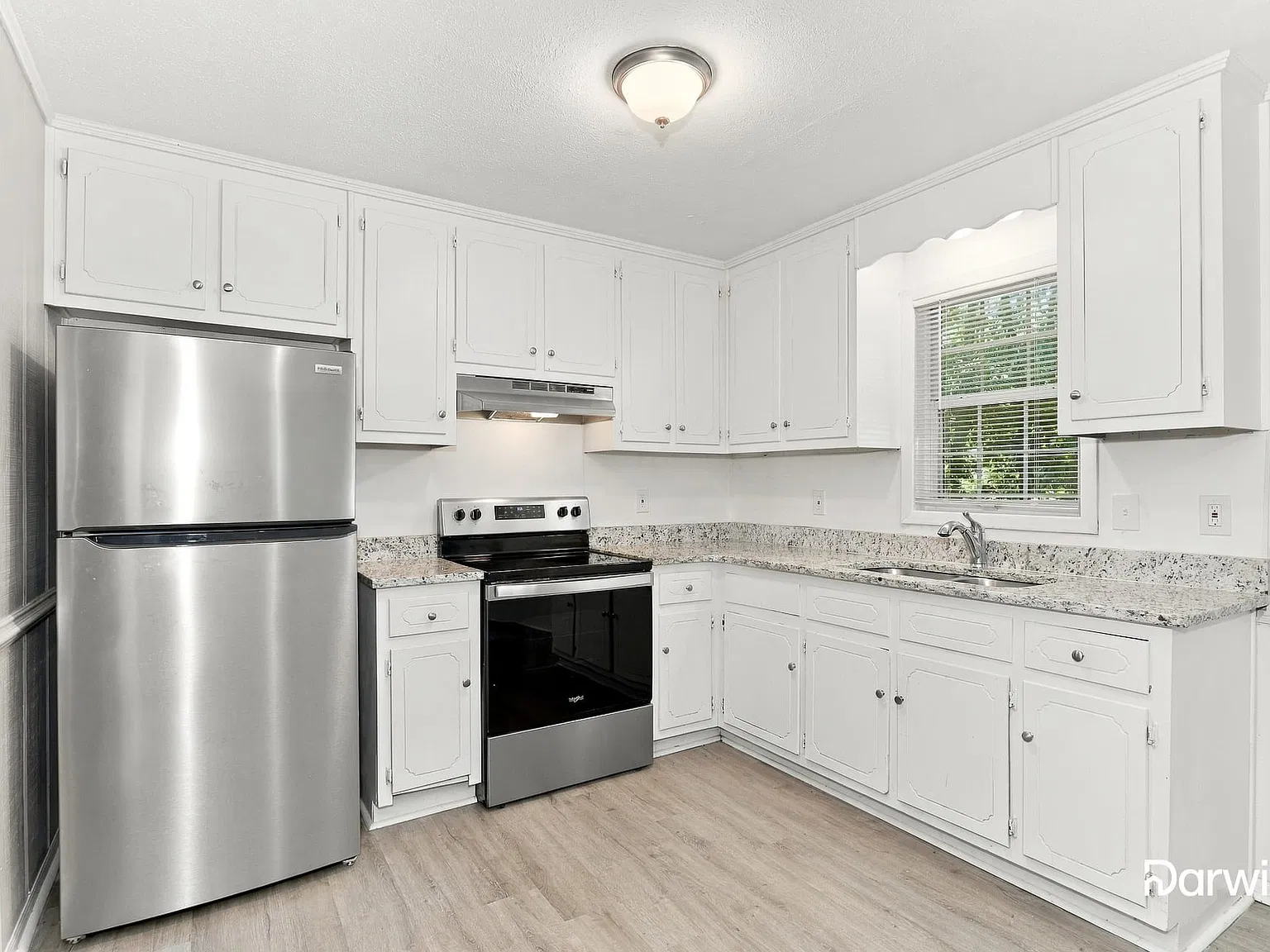 3 bed, 1.0 bath, 1080 sqft, $1,380 — Photo 3