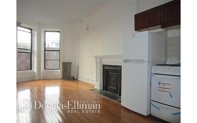 Rented by Douglas Elliman | media 21