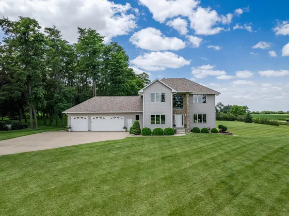 1152 Lakeview Dr, Buckingham, IA 50612