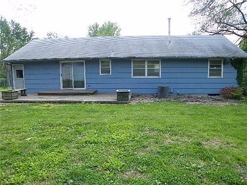 4th image of 8000 Greeley Ave