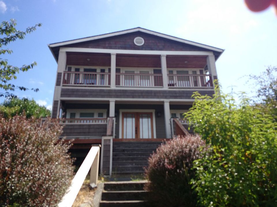 2nd image of 5218 42nd Ave SW