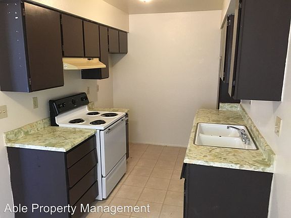 3rd image of 200 Lincoln Ave APT 11