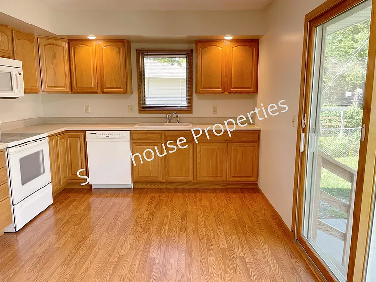 4720 Southhaven Cir — Photo 5
