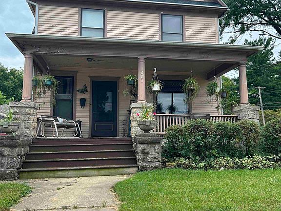 3rd image of 203 E Jefferson St