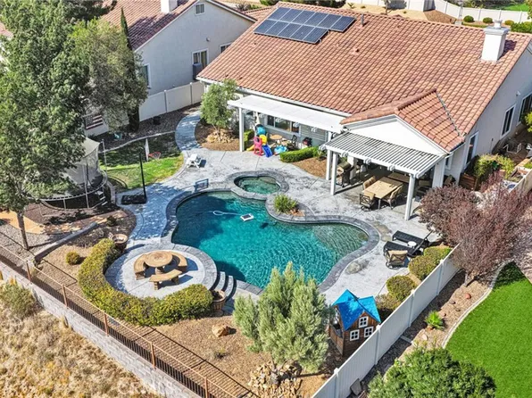 11240 Dandelion Ln, Apple Valley, CA 92308