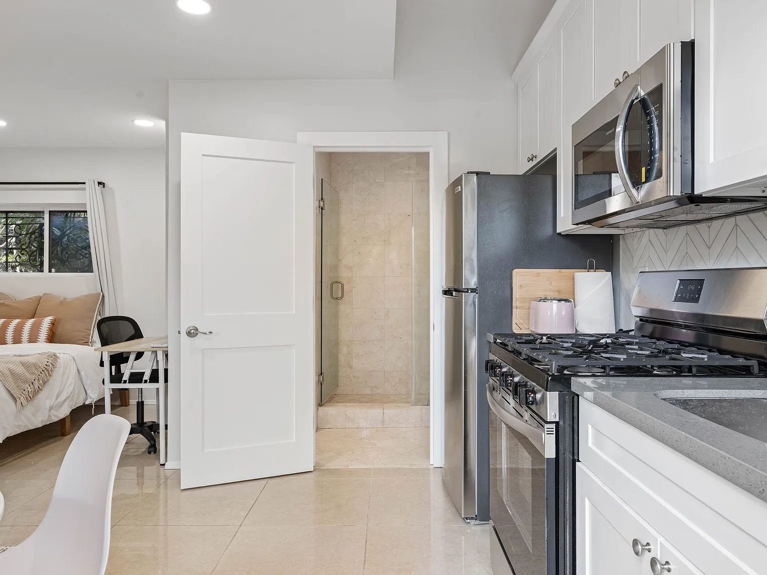 1035 Felder St — Photo 4