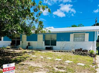 2189 NE Rustic Way, Jensen Beach, FL 34957