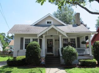 71 Manitoba St, Springfield, MA 01108