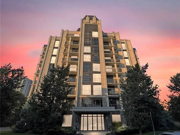 90 Charlton Ave W #801, Hamilton, ON L8P 0B4