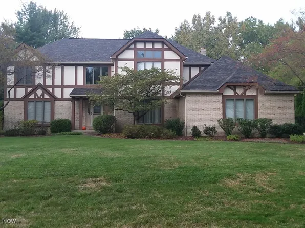 25028 Tricia Dr, Westlake, OH 44145