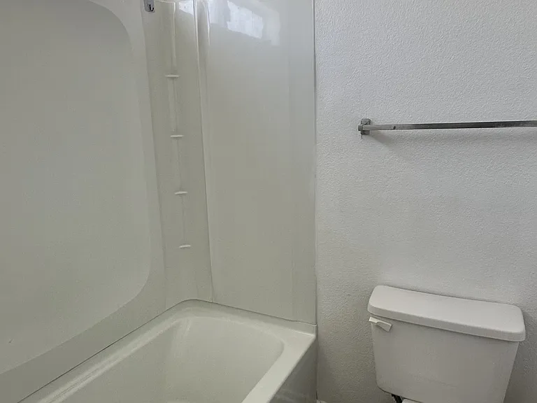 800 S Magnolia Ave — Photo 7
