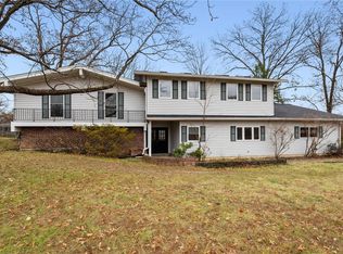 1 Watch Hill Rd, Saint Louis, MO 63124