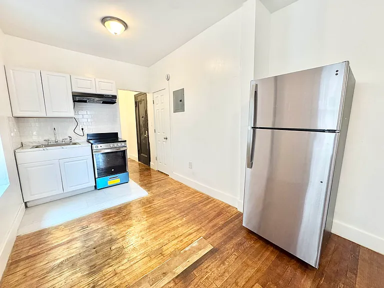 305 E 109th St #10 — Photo 15