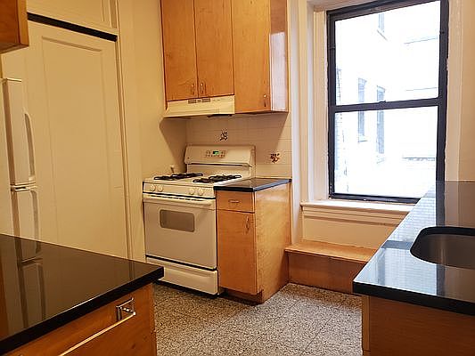 2nd image of 517 W 113th St #39E