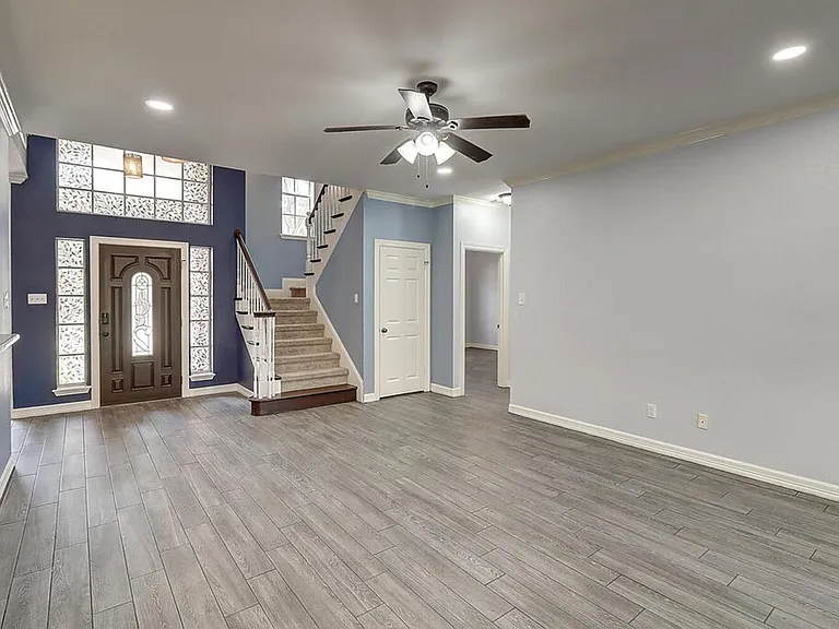 7810 Duchess St — Photo 50
