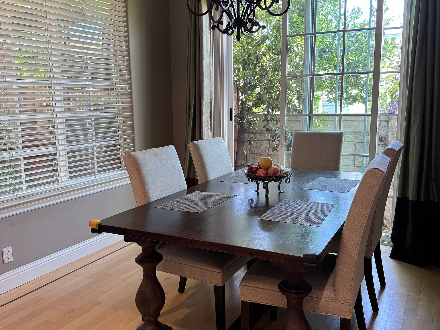 3 bed, 2.5 bath, 1529 sqft, $4,800 — Photo 4