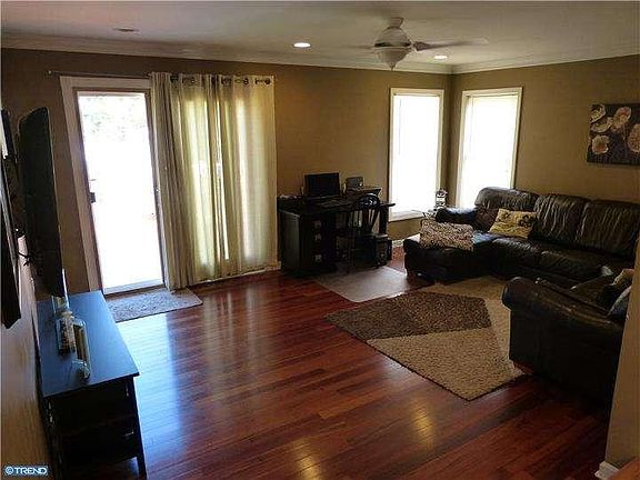 4th image of 104 Carriage Ln