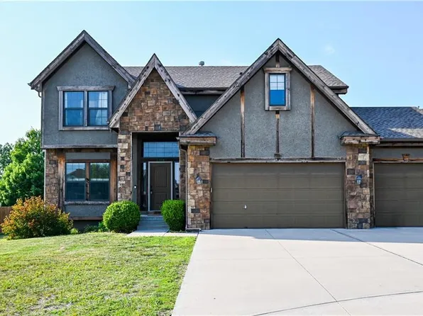 1304 Aberdeen Cir, Raymore, MO 64083