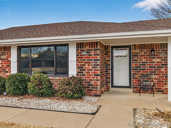 3rd image of 6736 Dorsett Dr