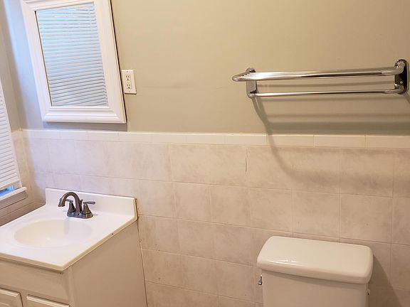 5th image of 4902 N 13th St Floor 1