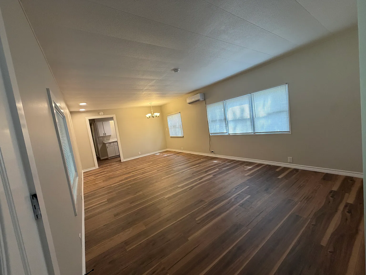2 bed, 1424 sqft, $1,900 — Photo 3